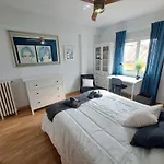Room In Apartment - Private Room For Rent In Calle De San Bernabe