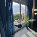 Room In Apartment - Private Room For Rent In Calle De San Bernabe