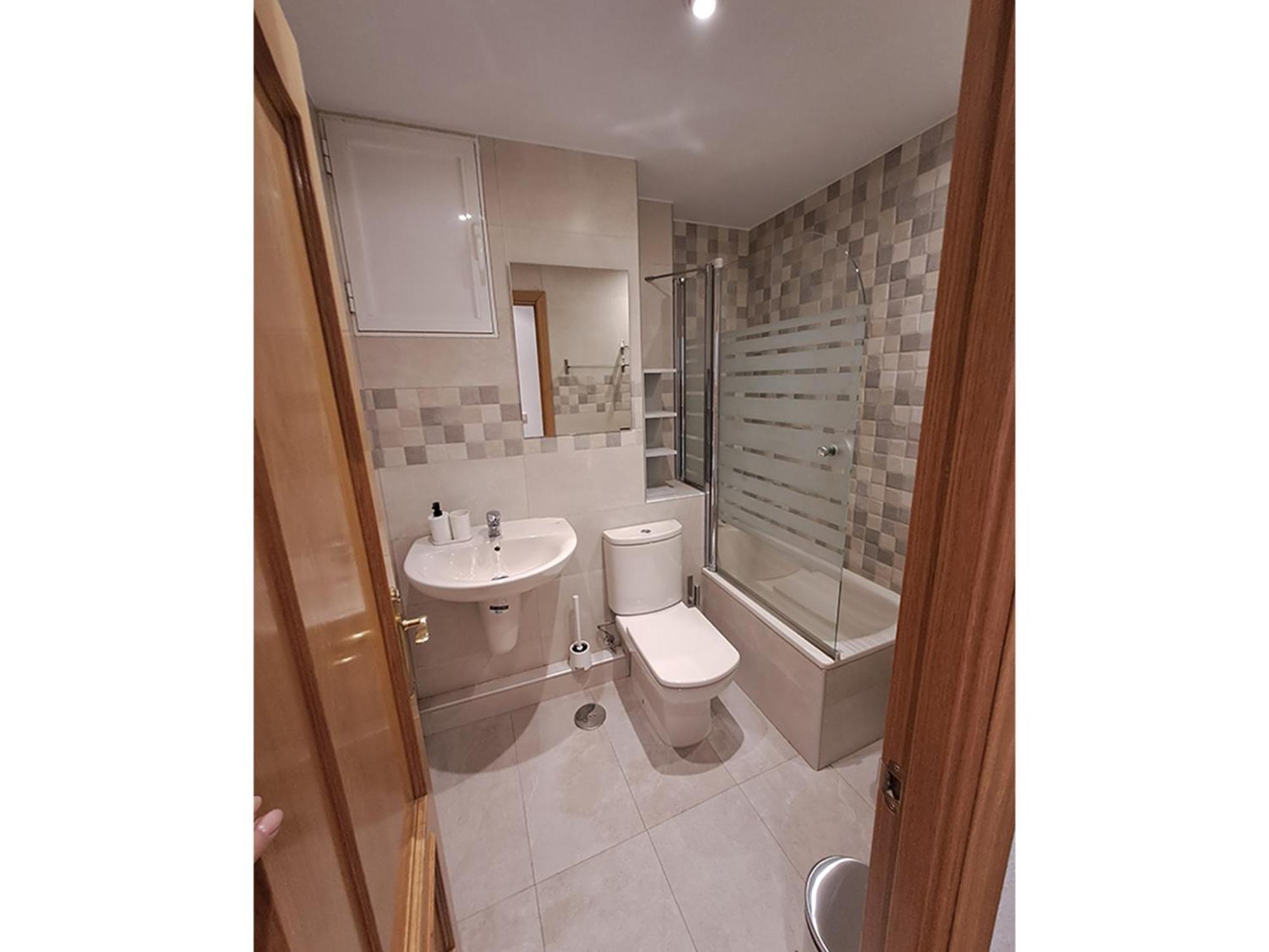 In - Private For Rent In Calle De San Bernabe Gasthuis Madrid