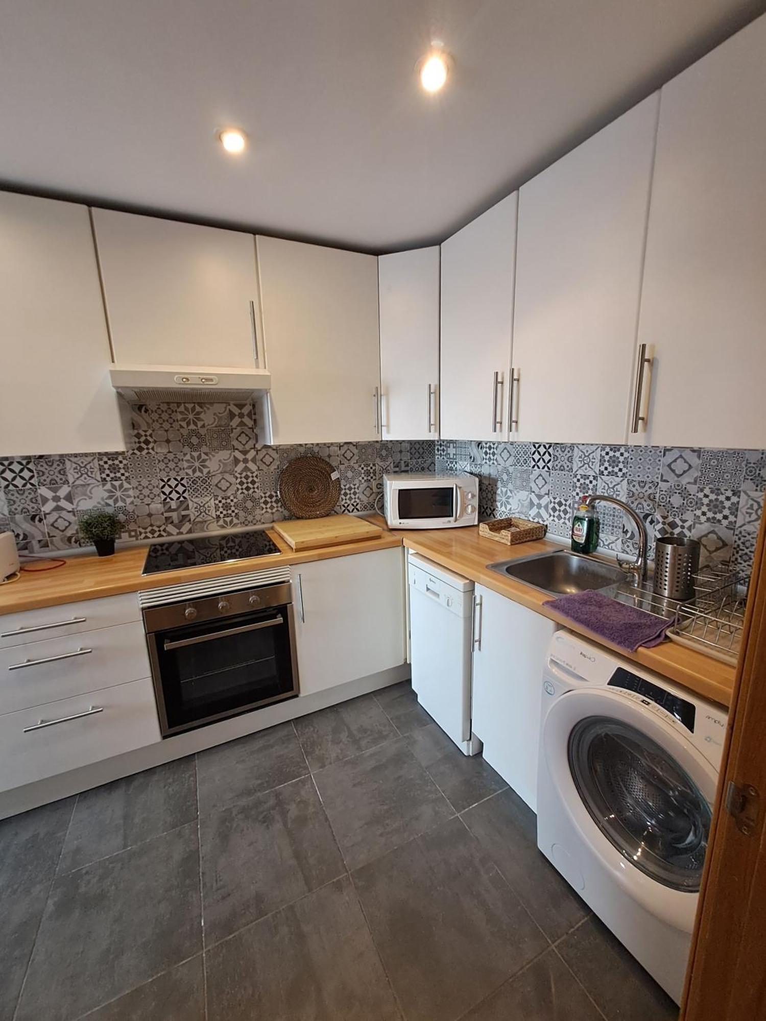 In - Private For Rent In Calle De San Bernabe Madrid
