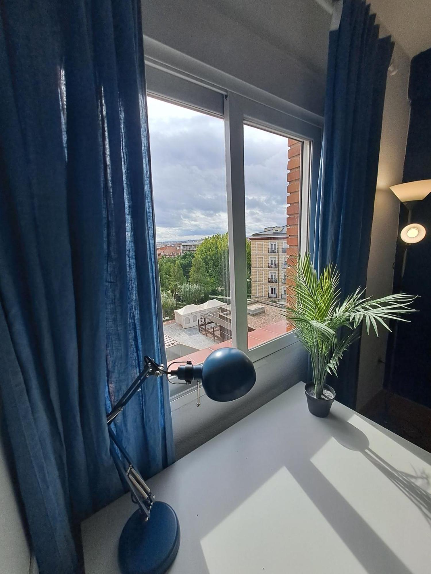 In - Private For Rent In Calle De San Bernabe *